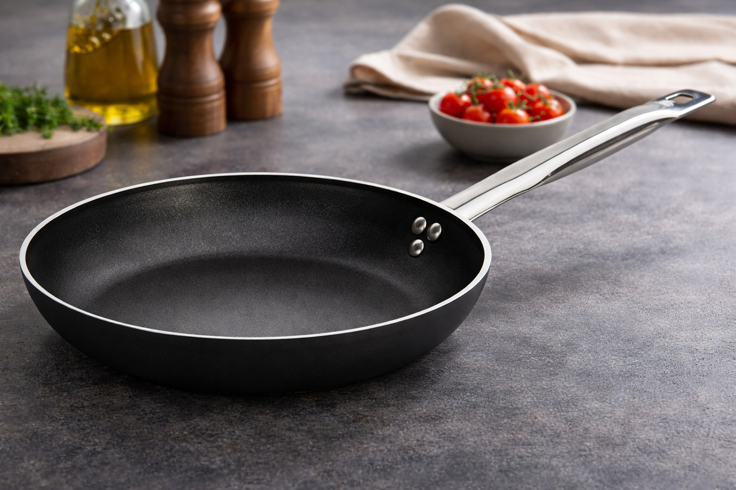 Ballarini Serie 2100 – Padella Antiaderente Professionale