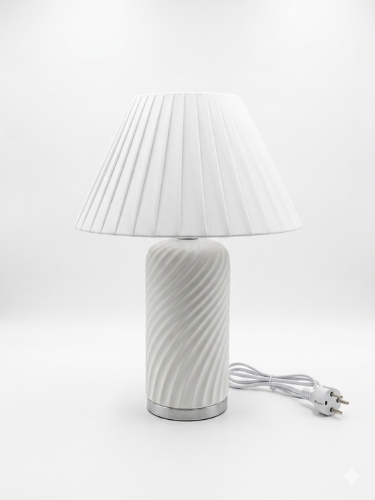 Lampada in ceramica con paralume in tessuto